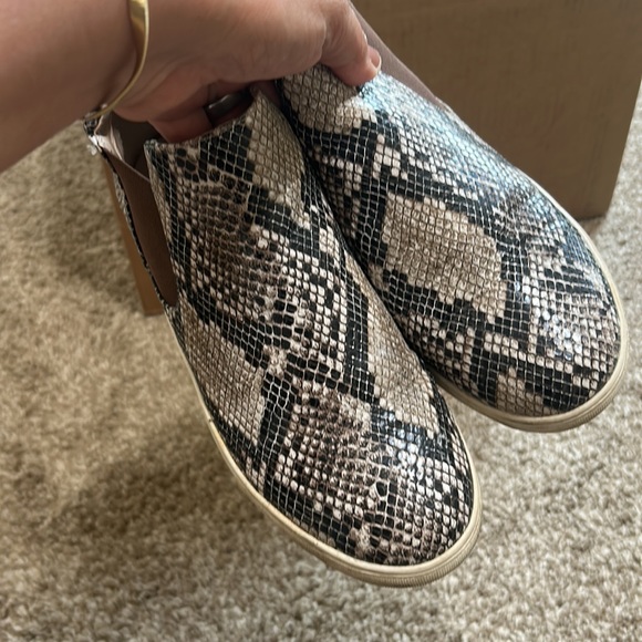 Coconuts by Matisse Snakeskin booties / sneakers - Picture 5 of 5